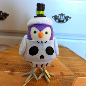 Hyde and Eek bird 2022. "Socket". Halloween